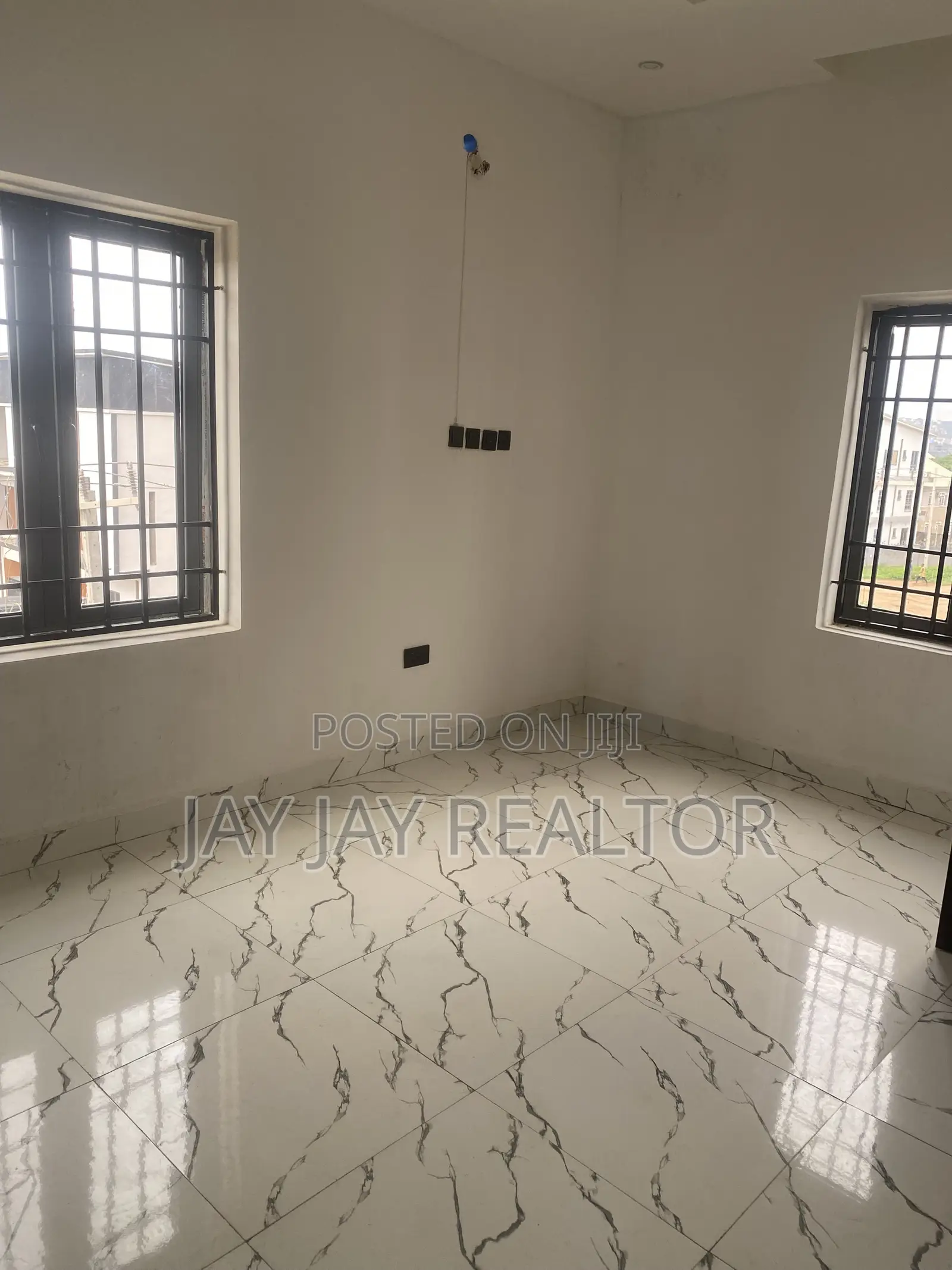 2bdrm Block of Flats in Gaduwa for sale