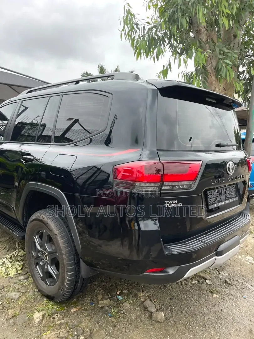 Toyota Land Cruiser 2023 Black