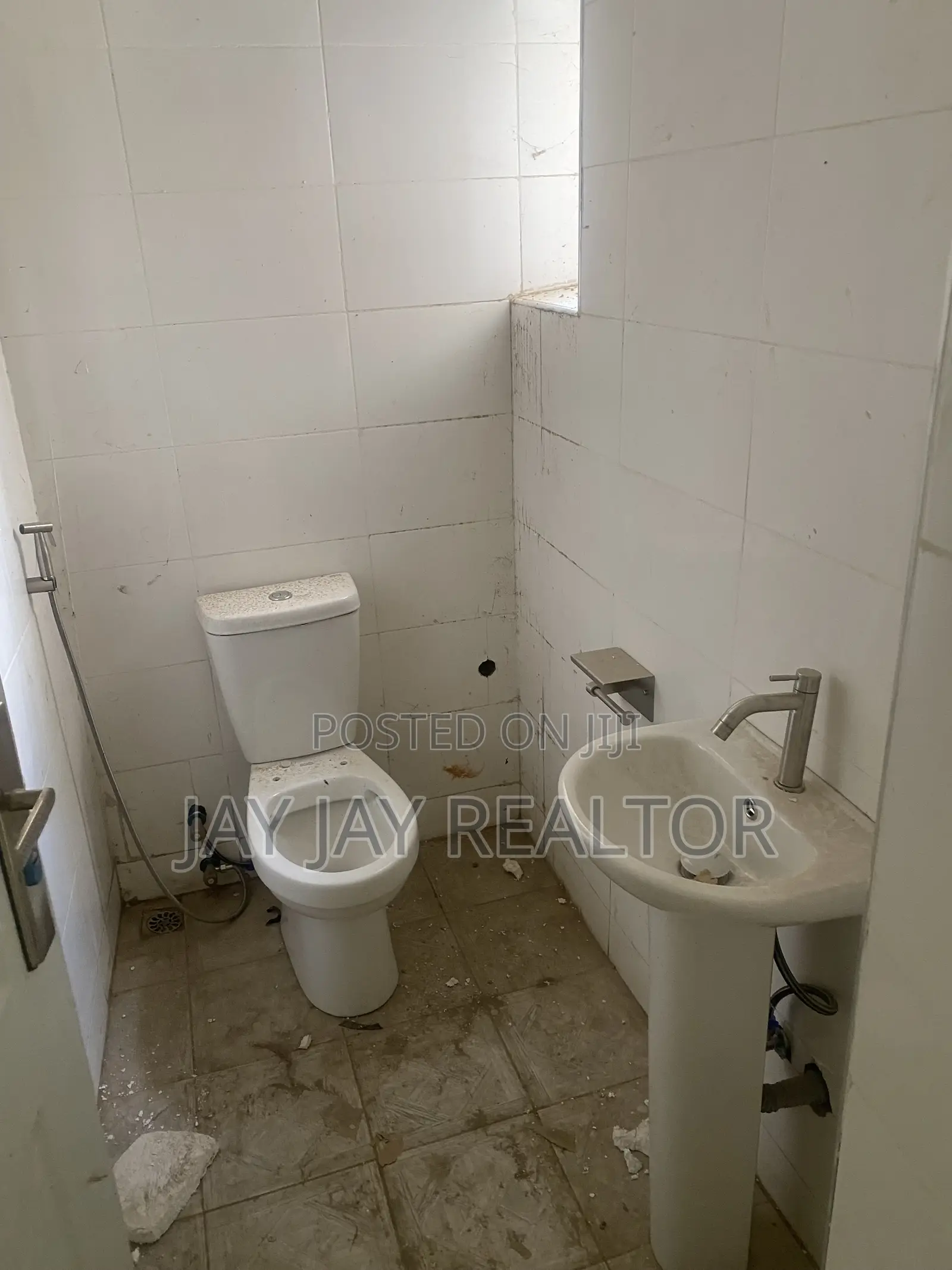 3bdrm Block of Flats in Idu for rent
