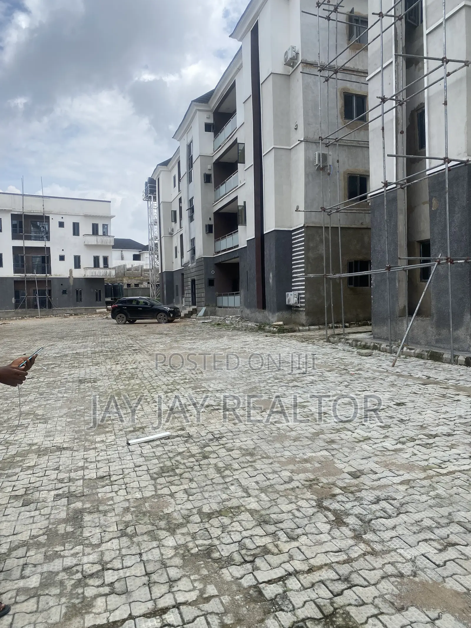3bdrm Block of Flats in Idu for rent