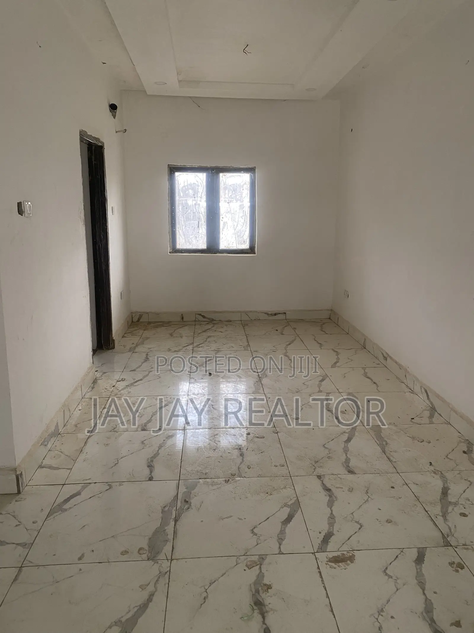 3bdrm Block of Flats in Idu for rent