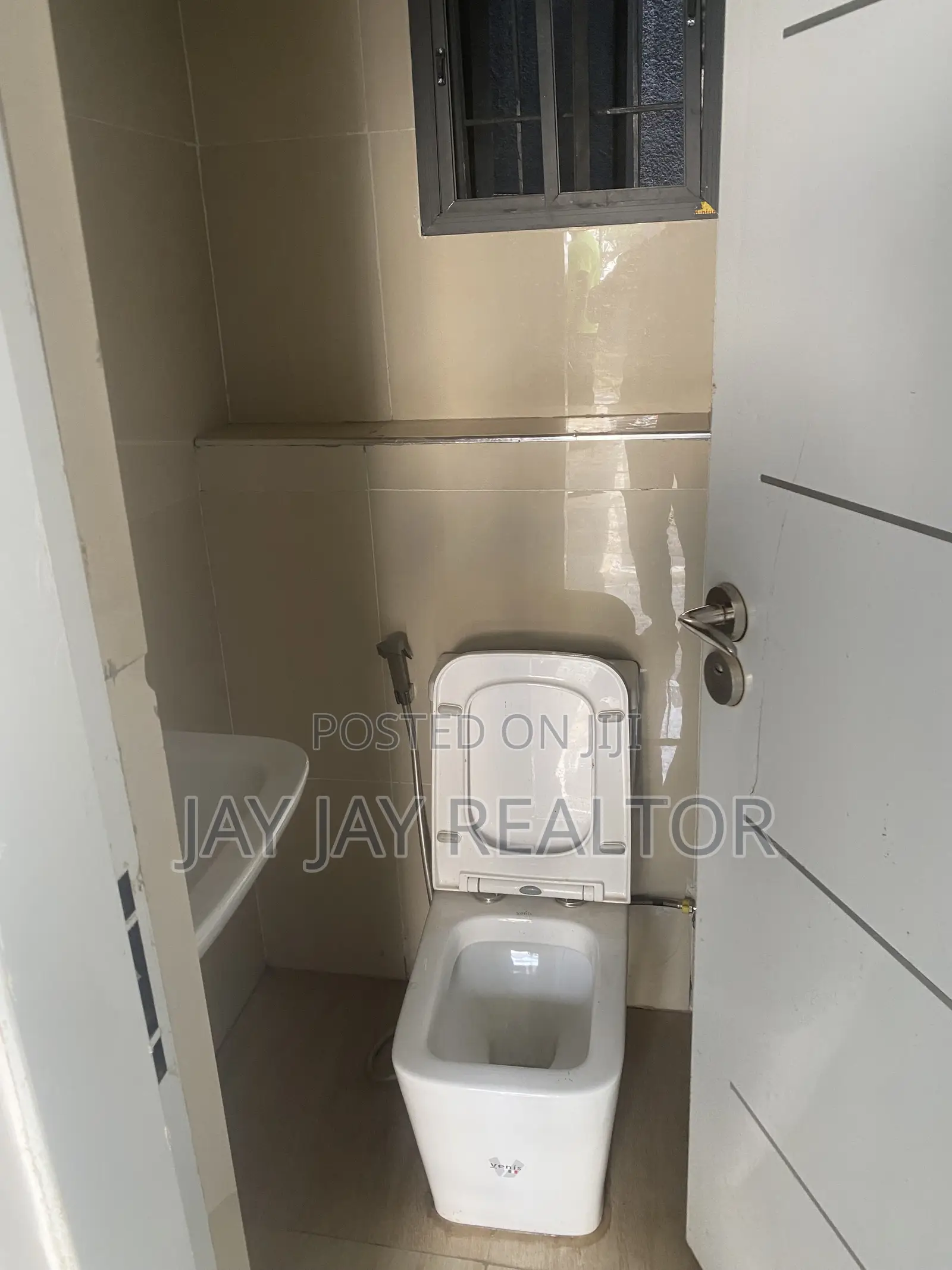 4bdrm Duplex in Jahi Gilmor for sale