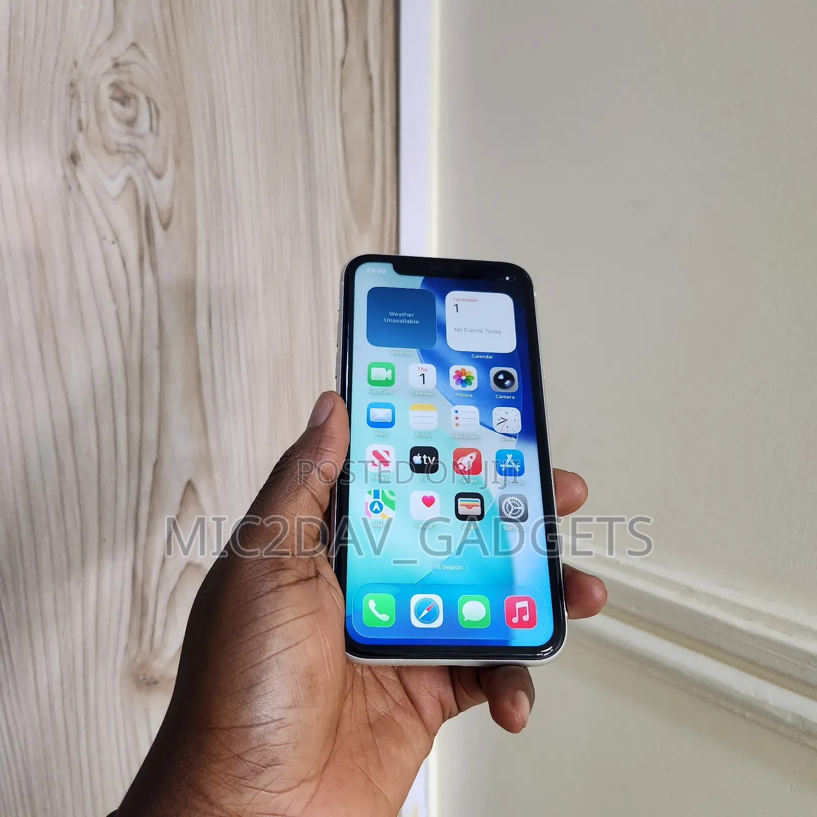 Apple iPhone 11 64 GB White