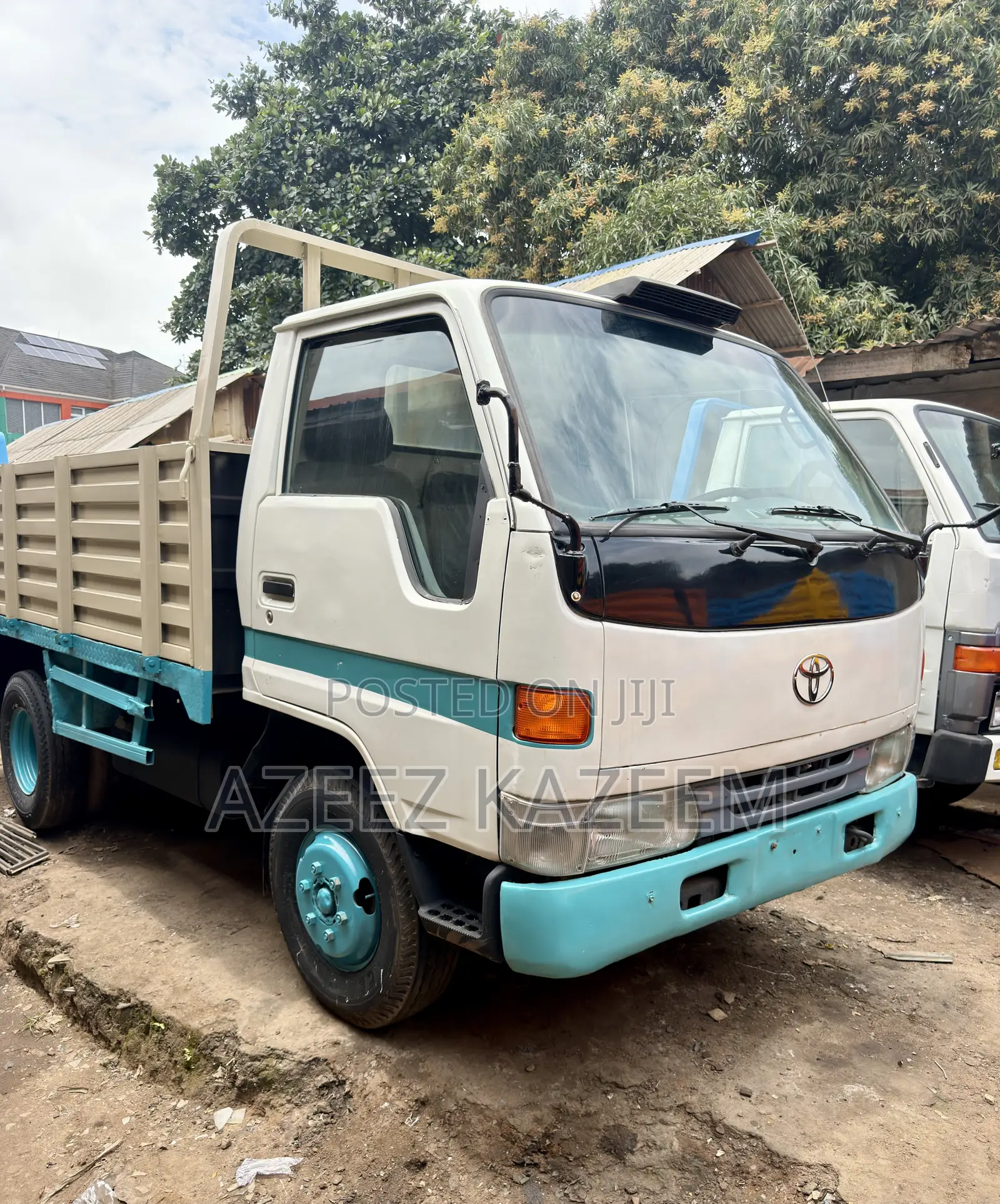 Toyota Dyna 150 Six Tyres Rigid Truck