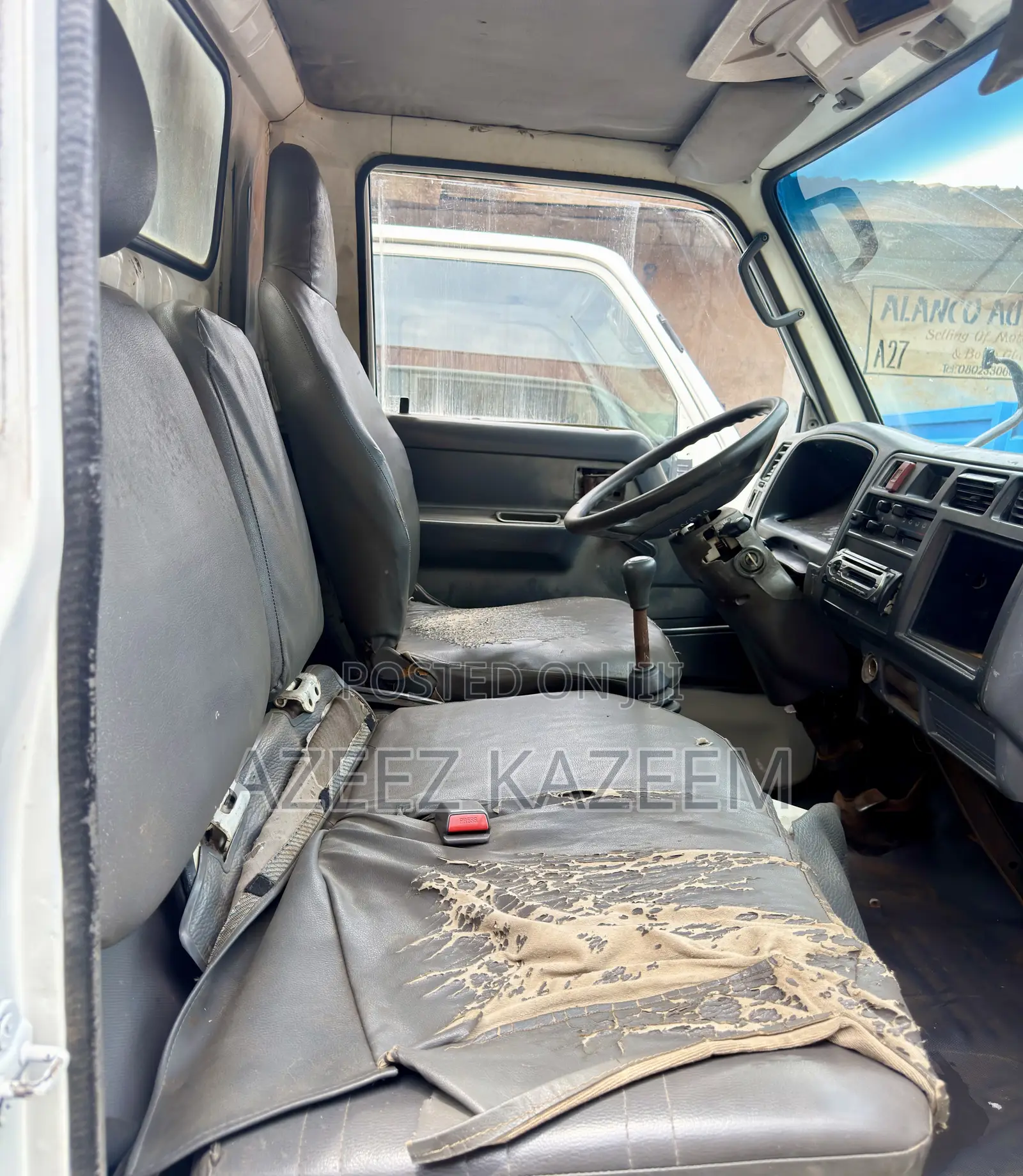 Toyota Dyna 150 Six Tyres Rigid Truck
