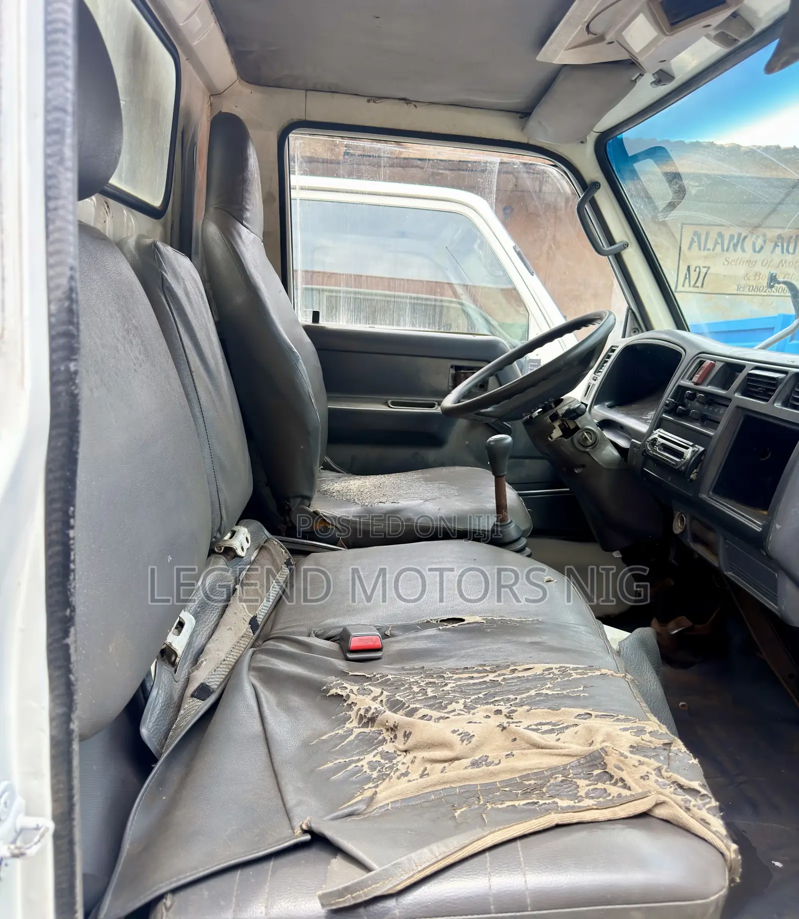 Toyota Dyna 150 Six Tyres Rigid Truck