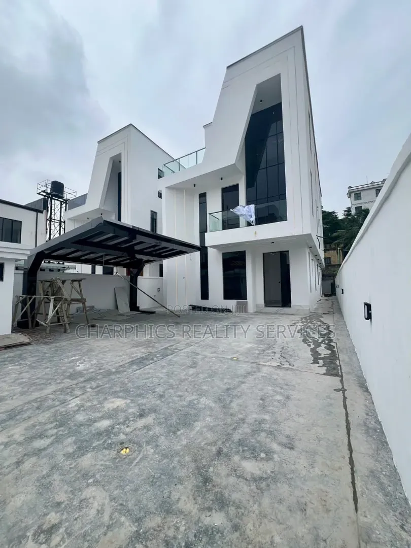 5bdrm Duplex in Chevron for sale