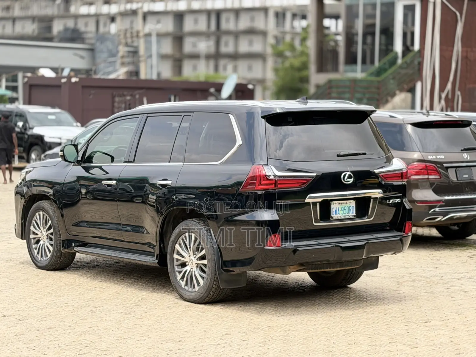 Lexus LX 570 (5 seats) AWD 2018 Black