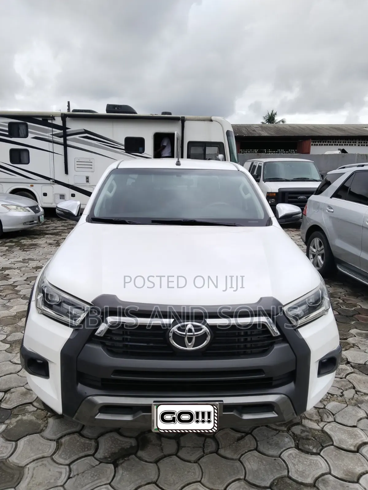 Toyota Hilux 2024 White