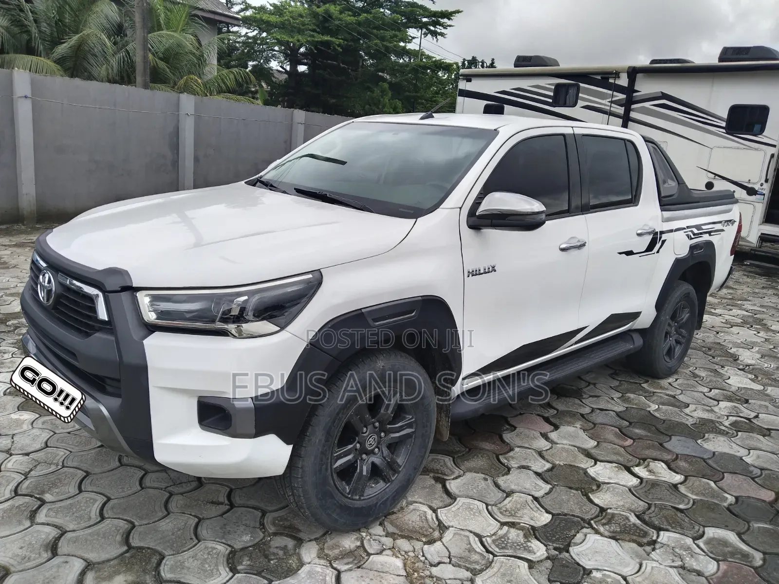 Toyota Hilux 2024 White