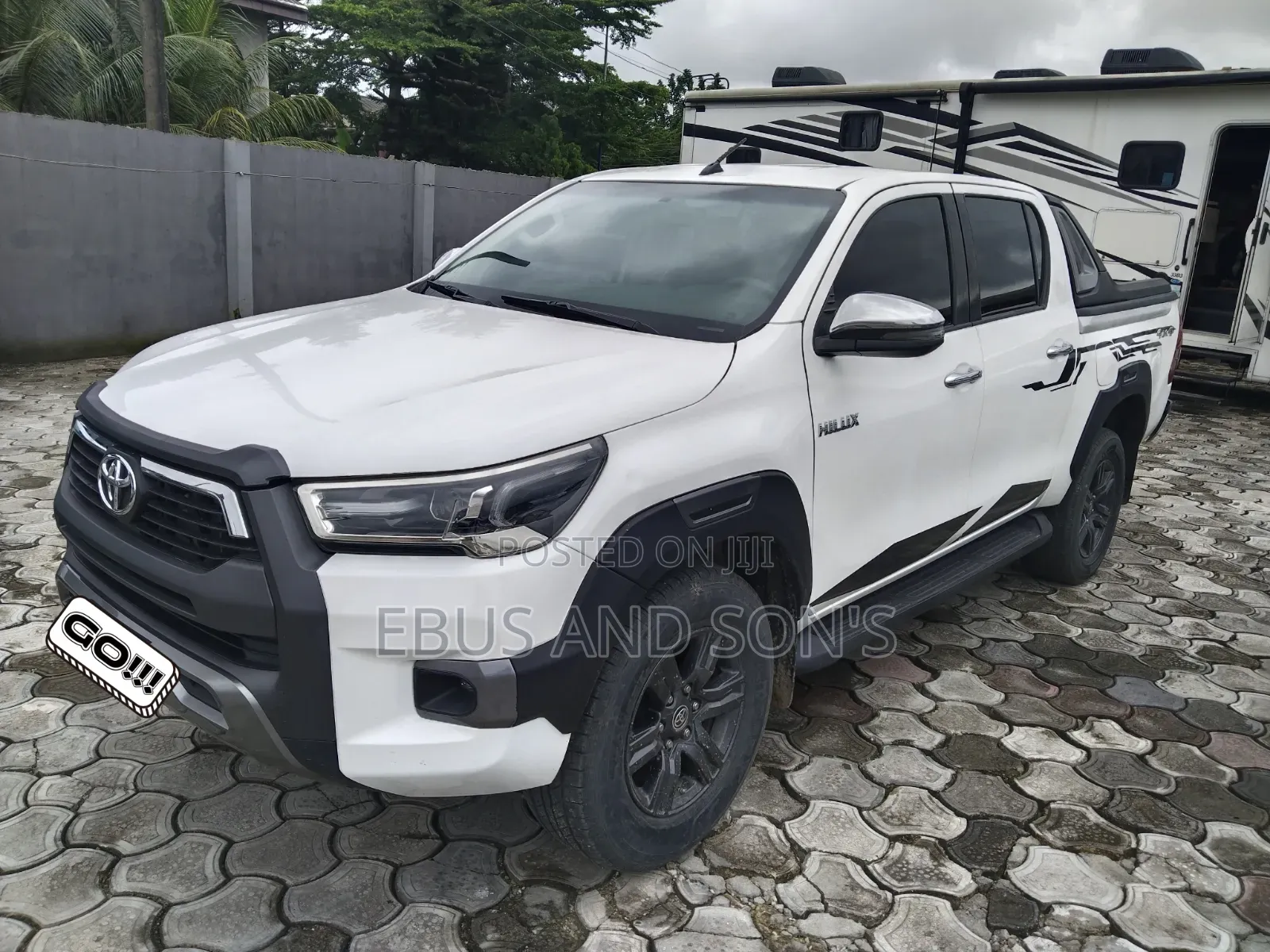 Toyota Hilux 2024 White
