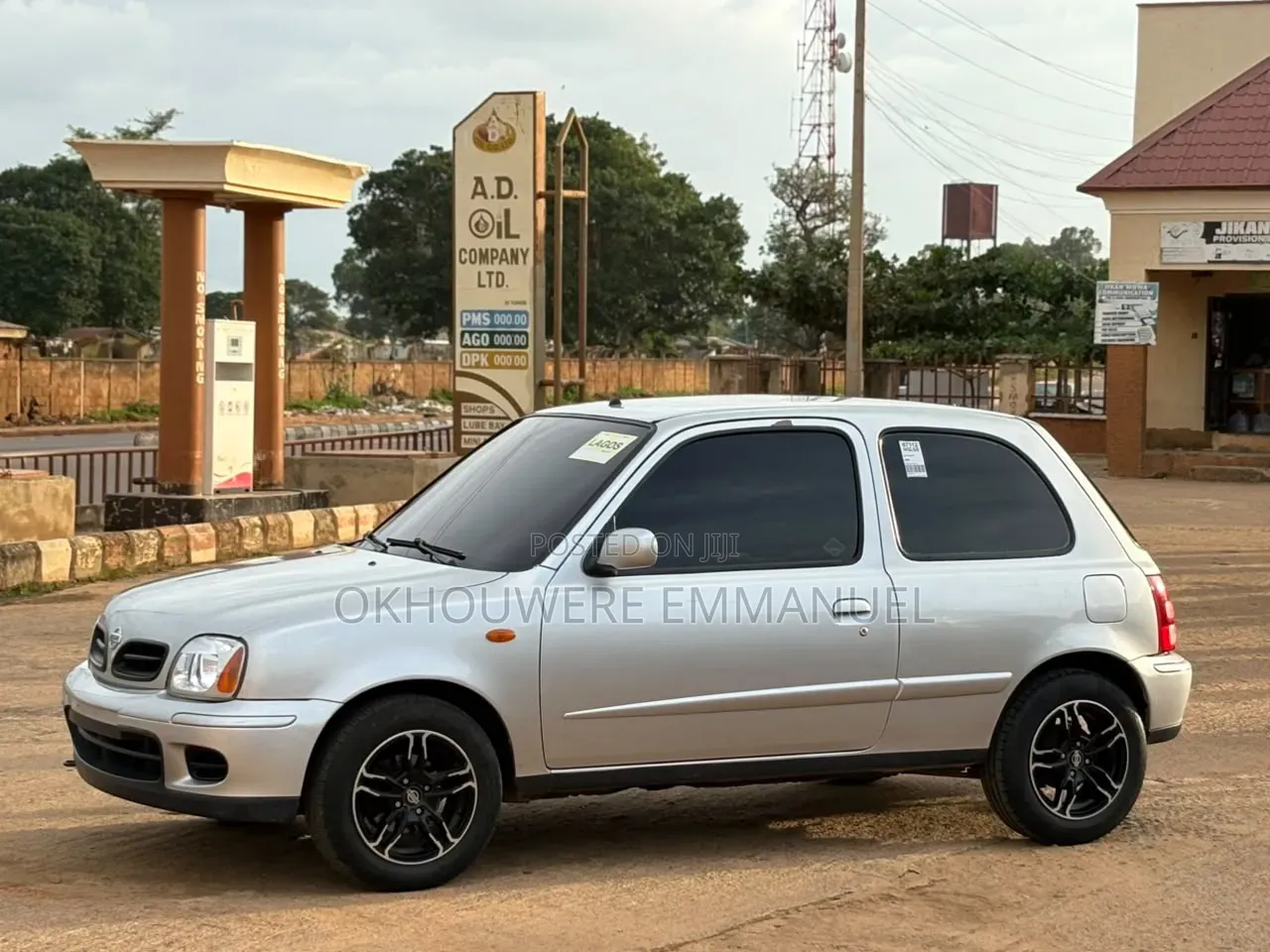 Nissan Micra 2000 Silver
