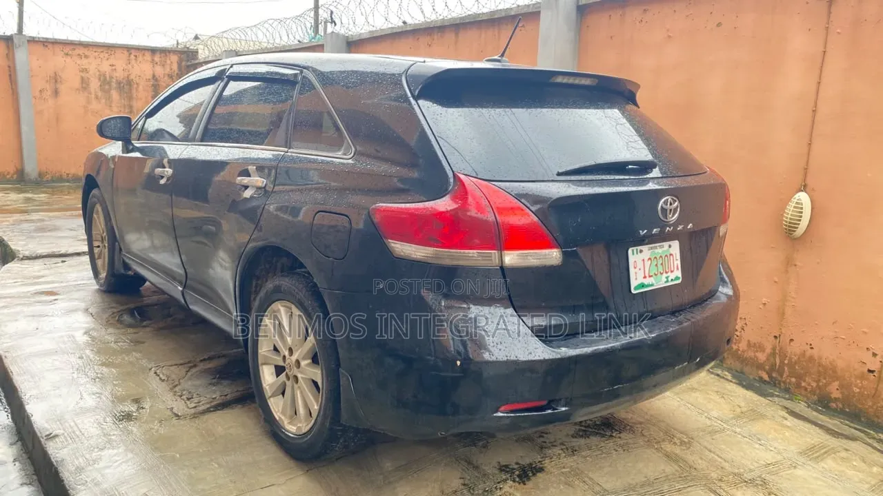 Toyota Venza 2011 Black