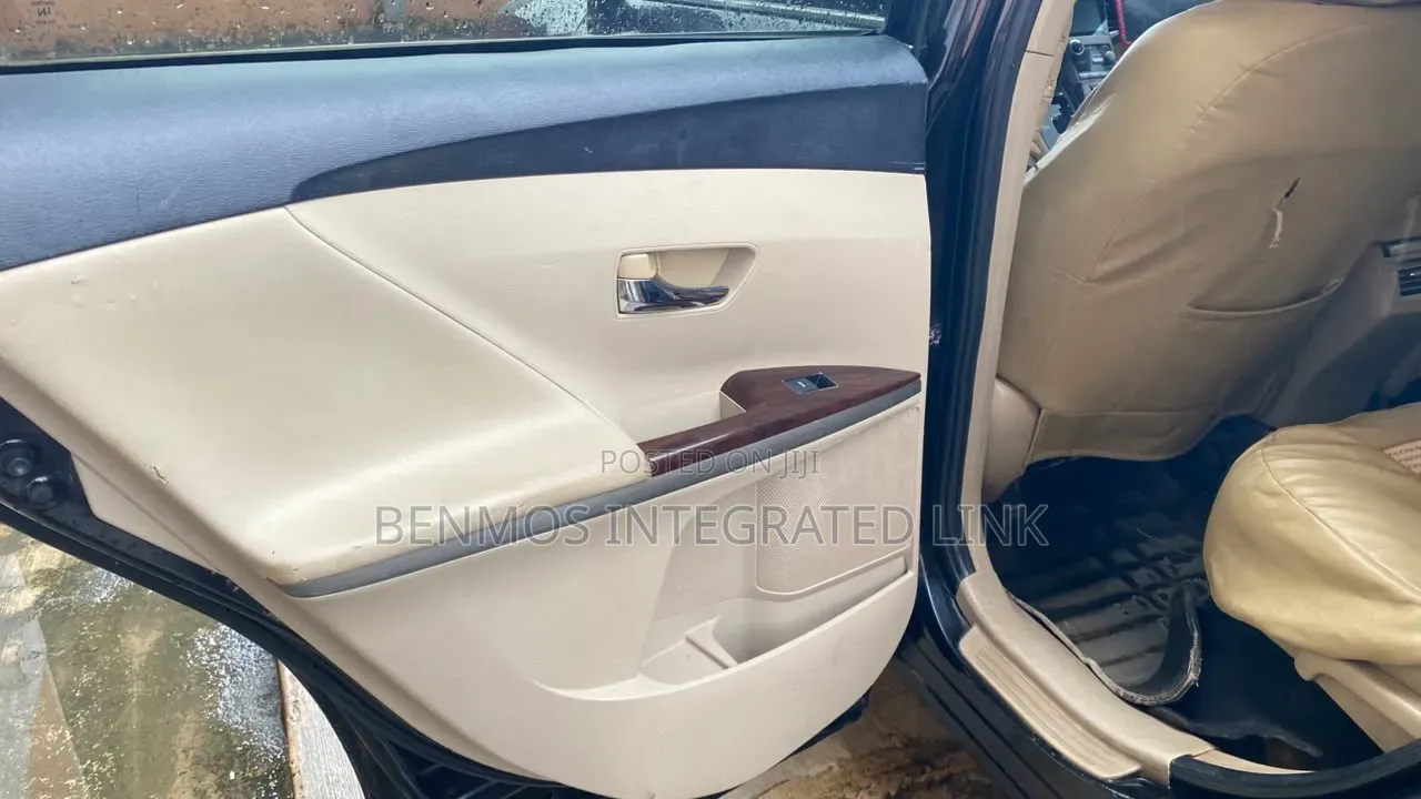Toyota Venza 2011 Black
