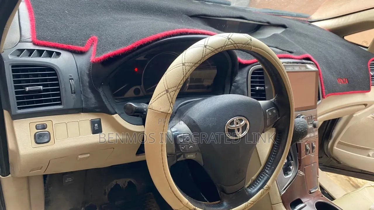 Toyota Venza 2011 Black