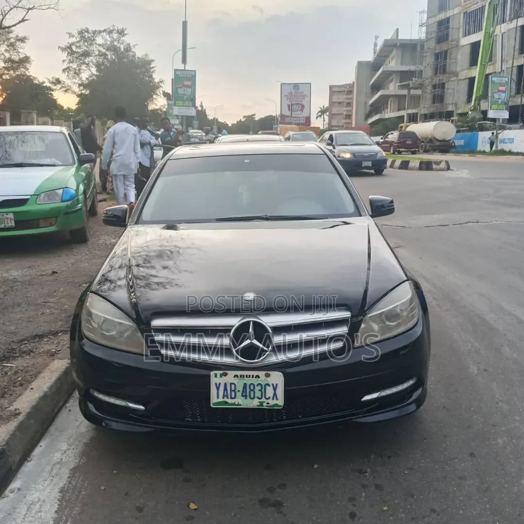 Mercedes-Benz C300 2010 Black