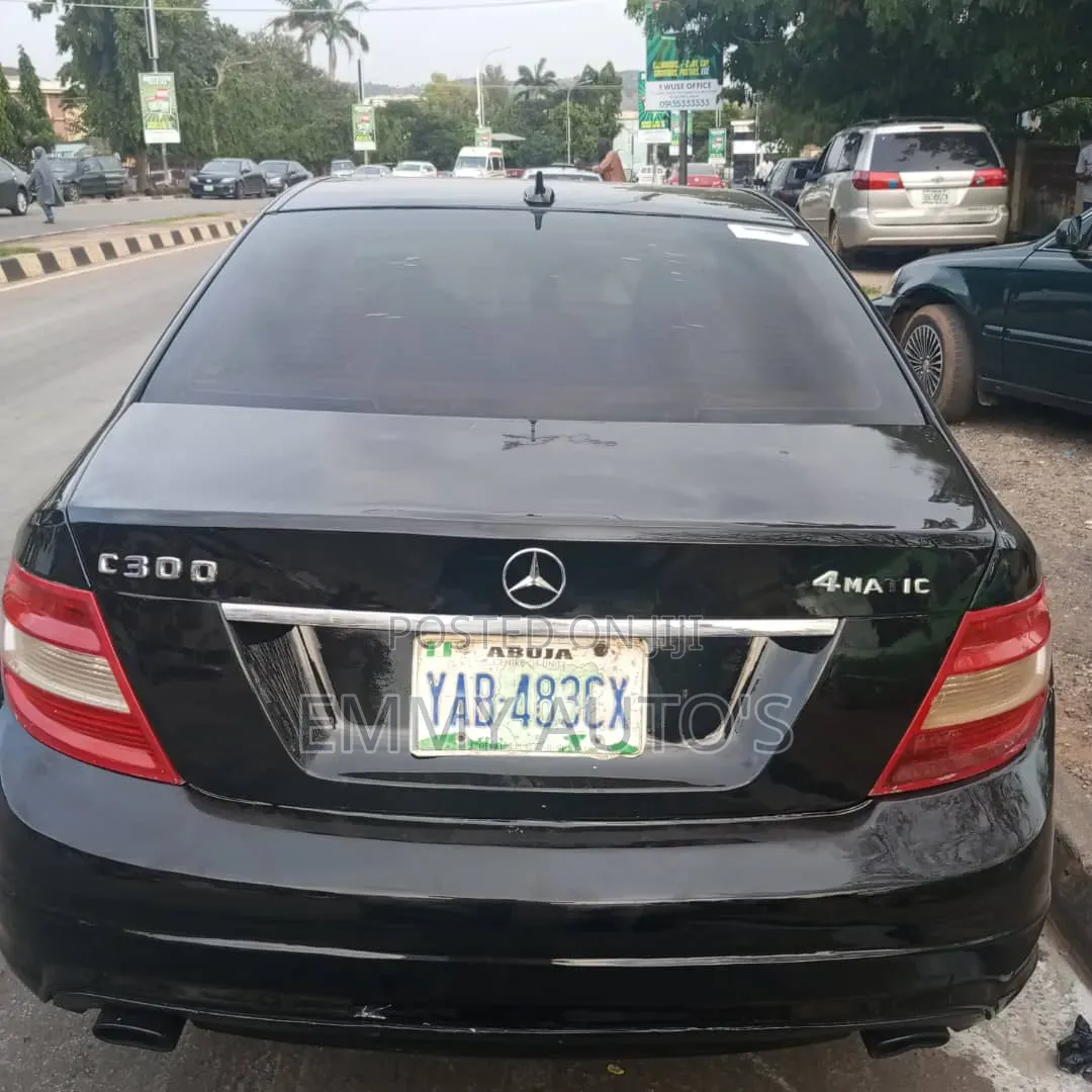 Mercedes-Benz C300 2010 Black