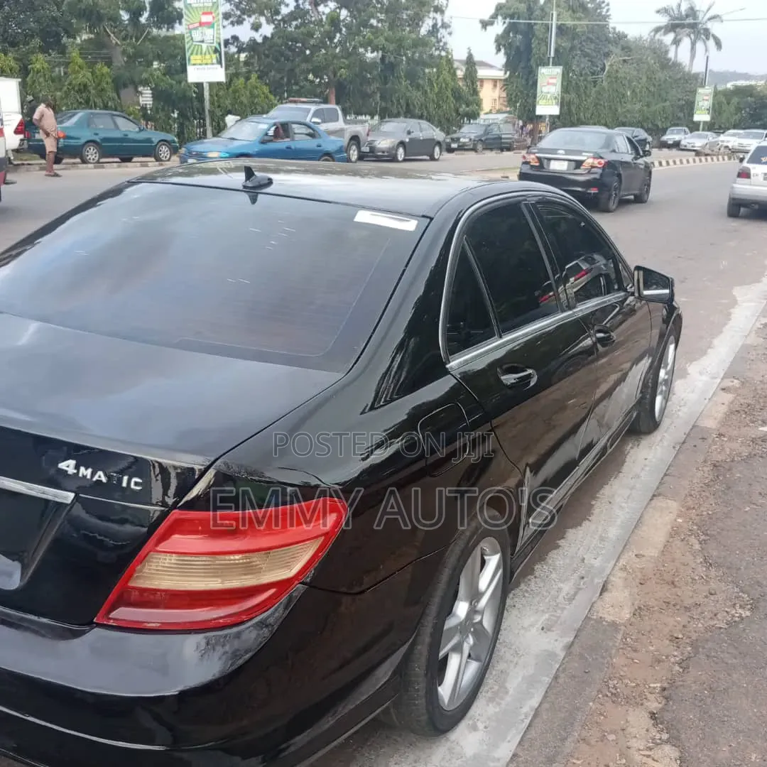 Mercedes-Benz C300 2010 Black