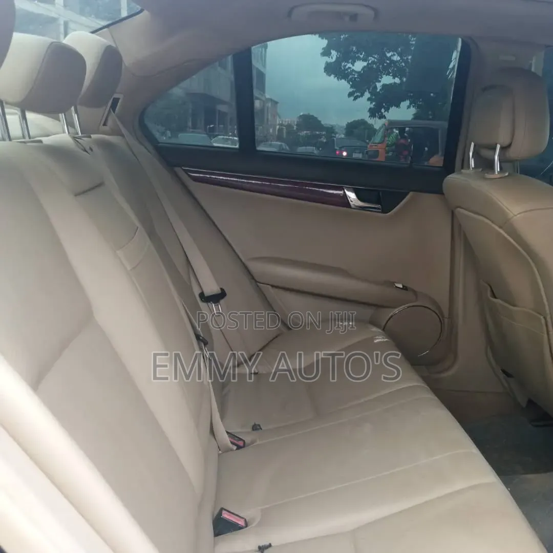 Mercedes-Benz C300 2010 Black