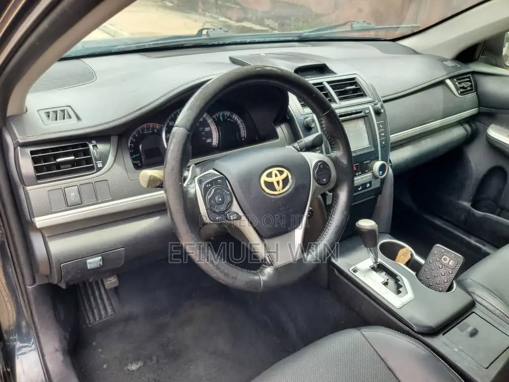 Toyota Camry SE 4dr Sedan (2.5L 4cyl 6A) 2016 Black