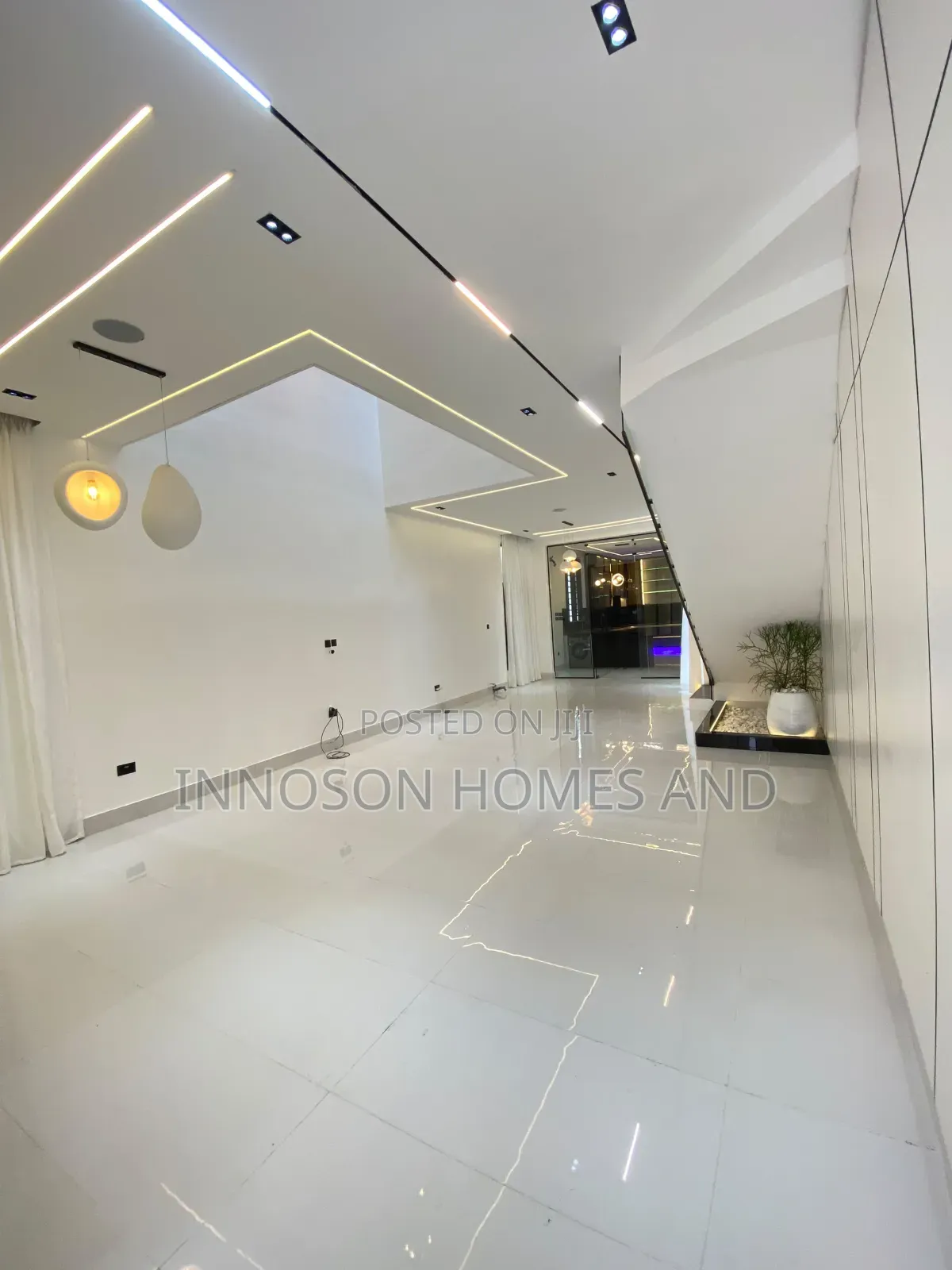 5bdrm Duplex in Lekki Phase 2 for sale
