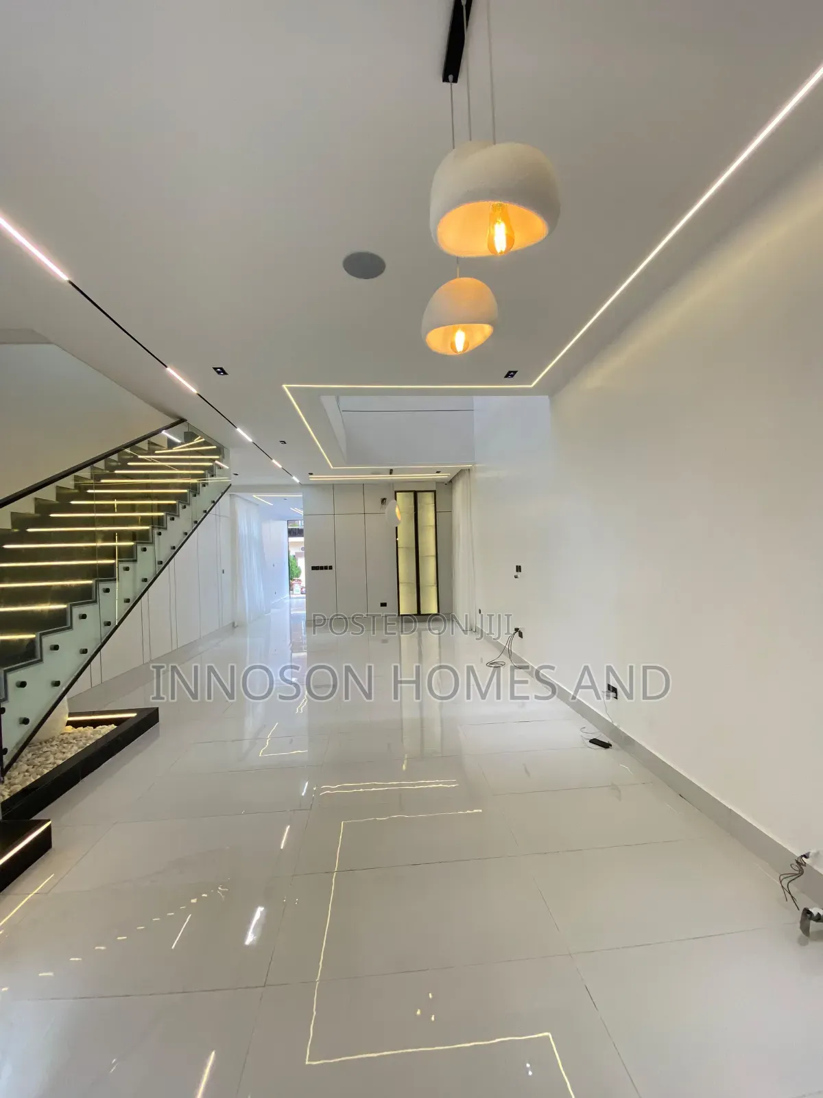 5bdrm Duplex in Lekki Phase 2 for sale