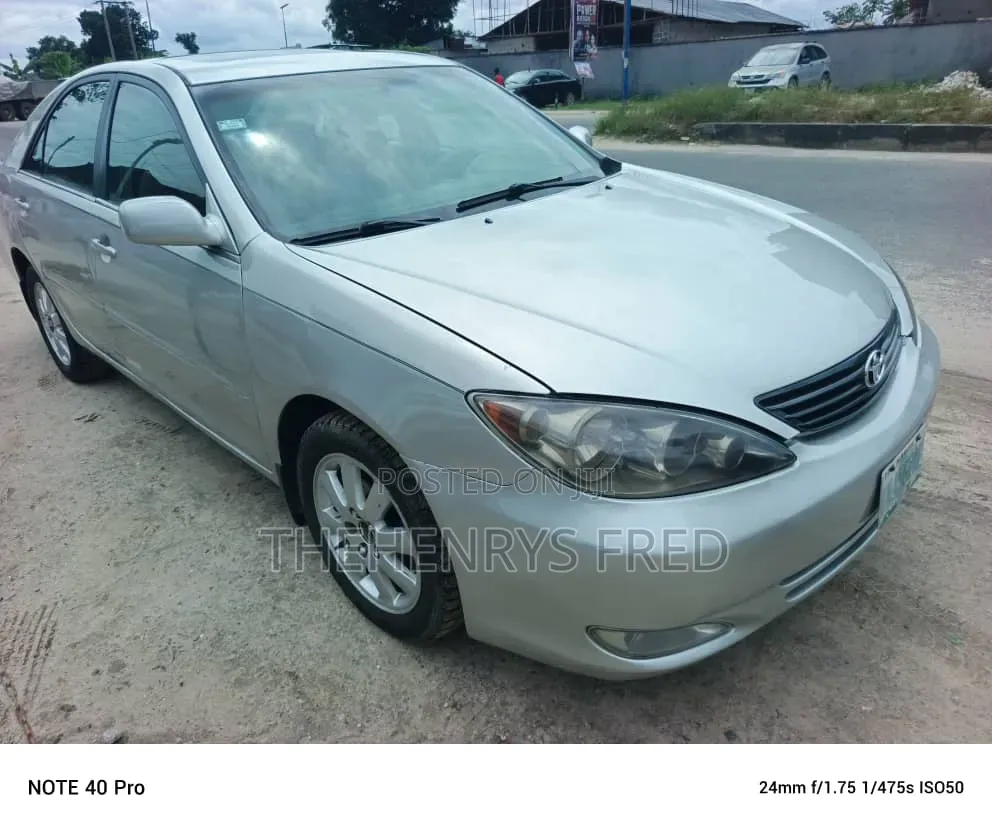 Toyota Camry 2005 Silver