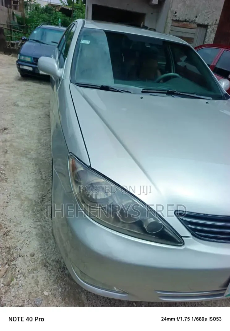 Toyota Camry 2005 Silver