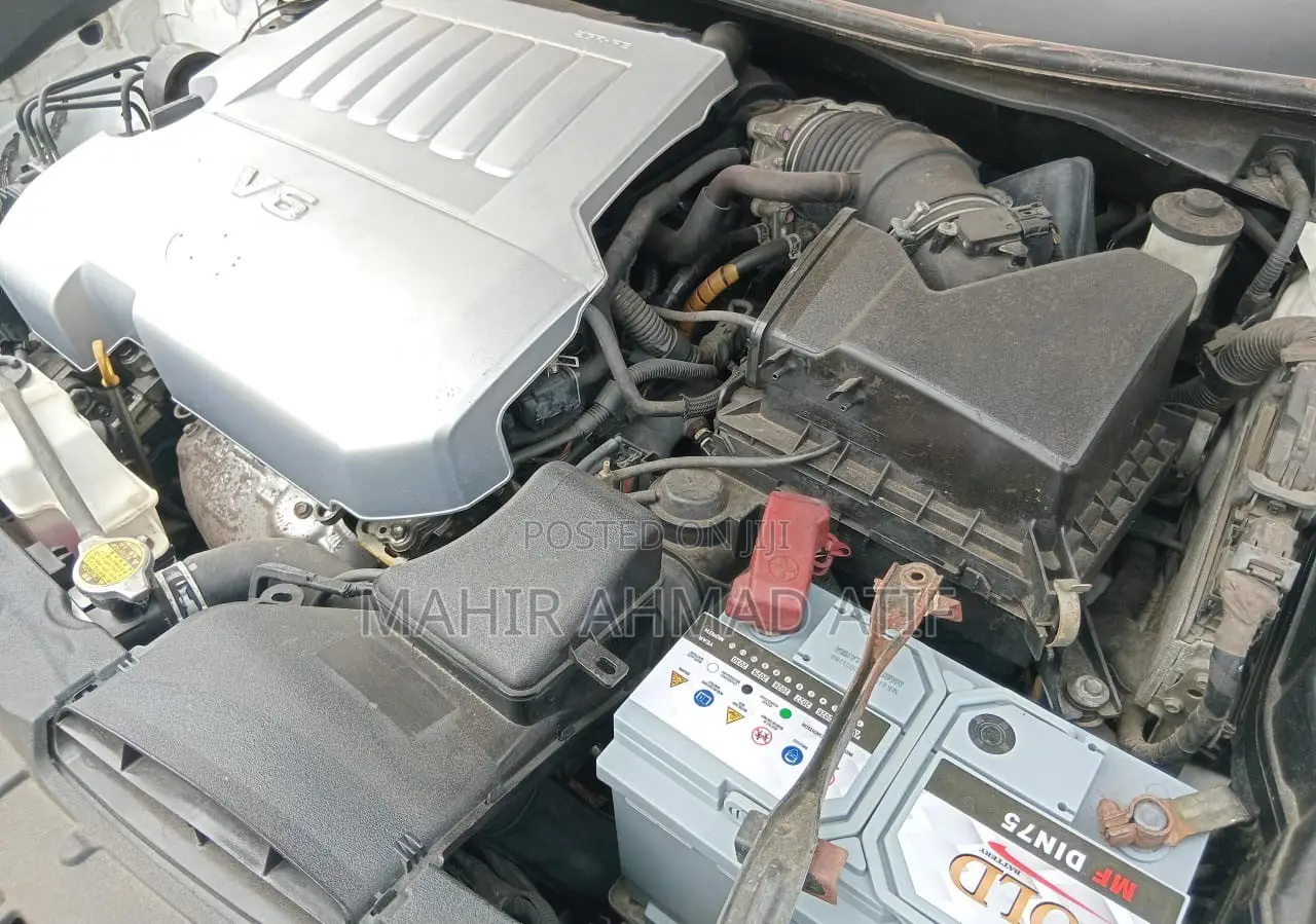 Toyota Camry XLE V6 4dr Sedan (3.5L 6cyl 6A) 2012 White