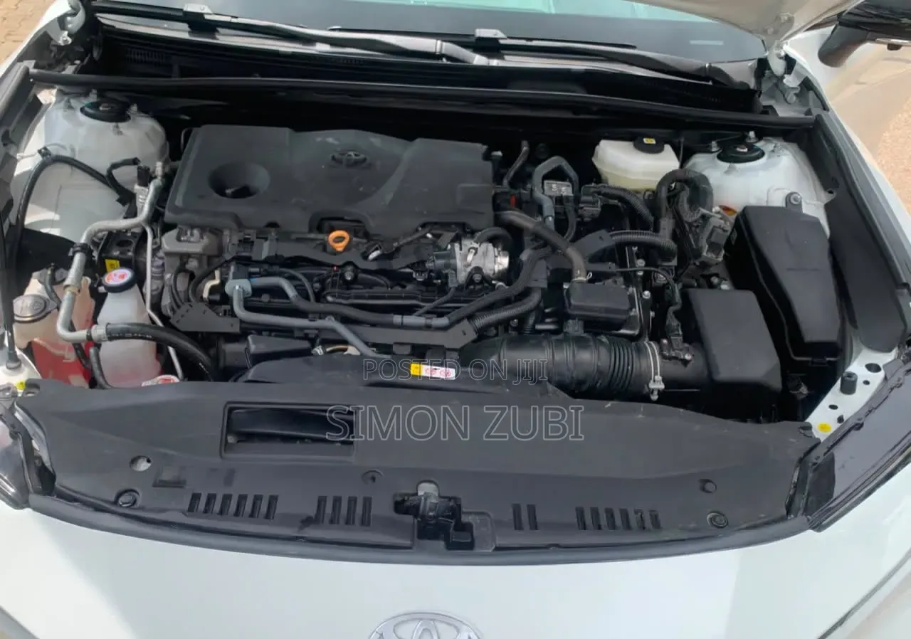 Toyota Camry XLE 2025 White