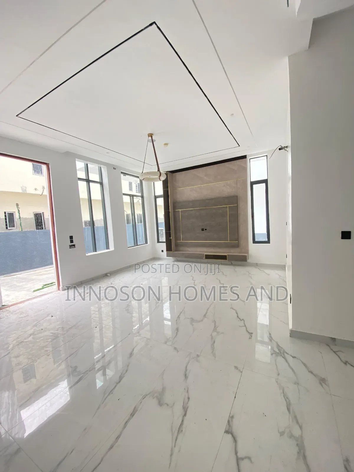 5bdrm House in Lekki Phase 2 for sale