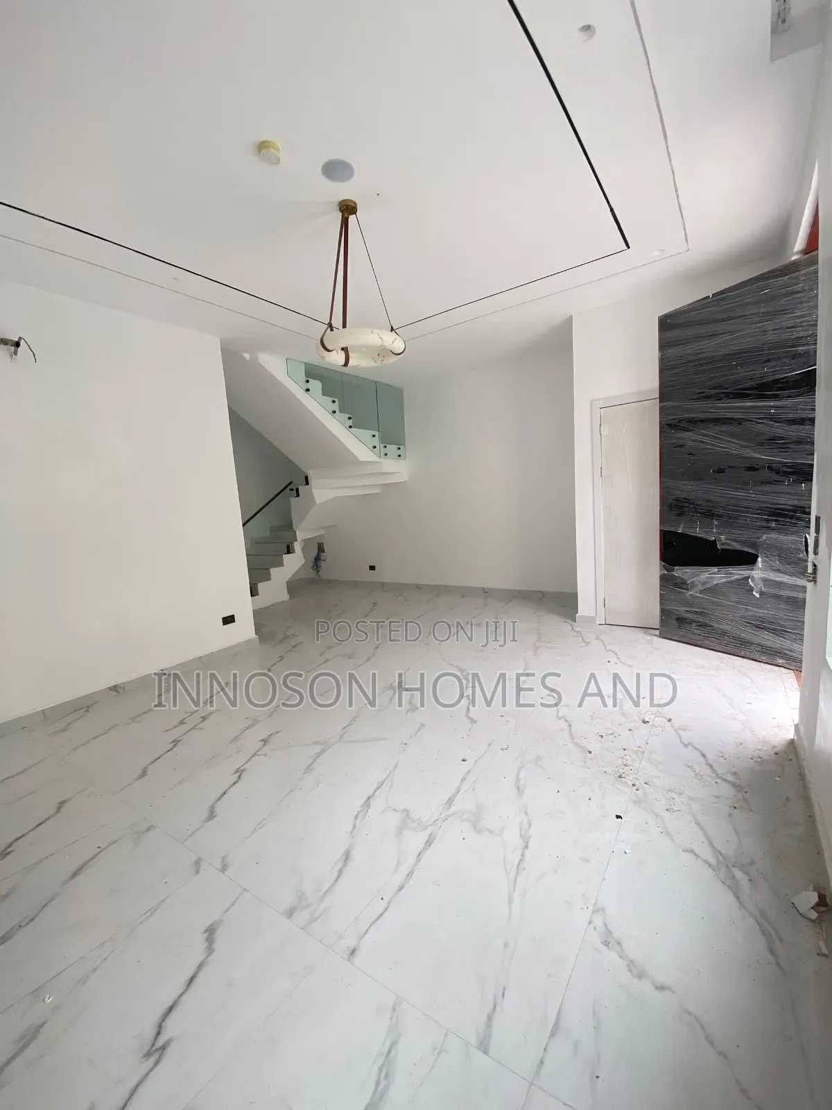 5bdrm House in Lekki Phase 2 for sale