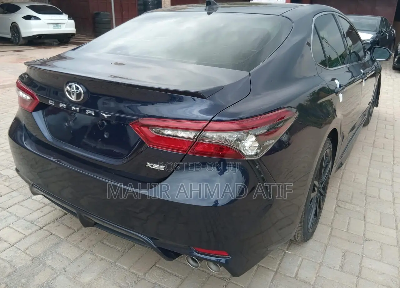 Toyota Camry XLE 2022 Black