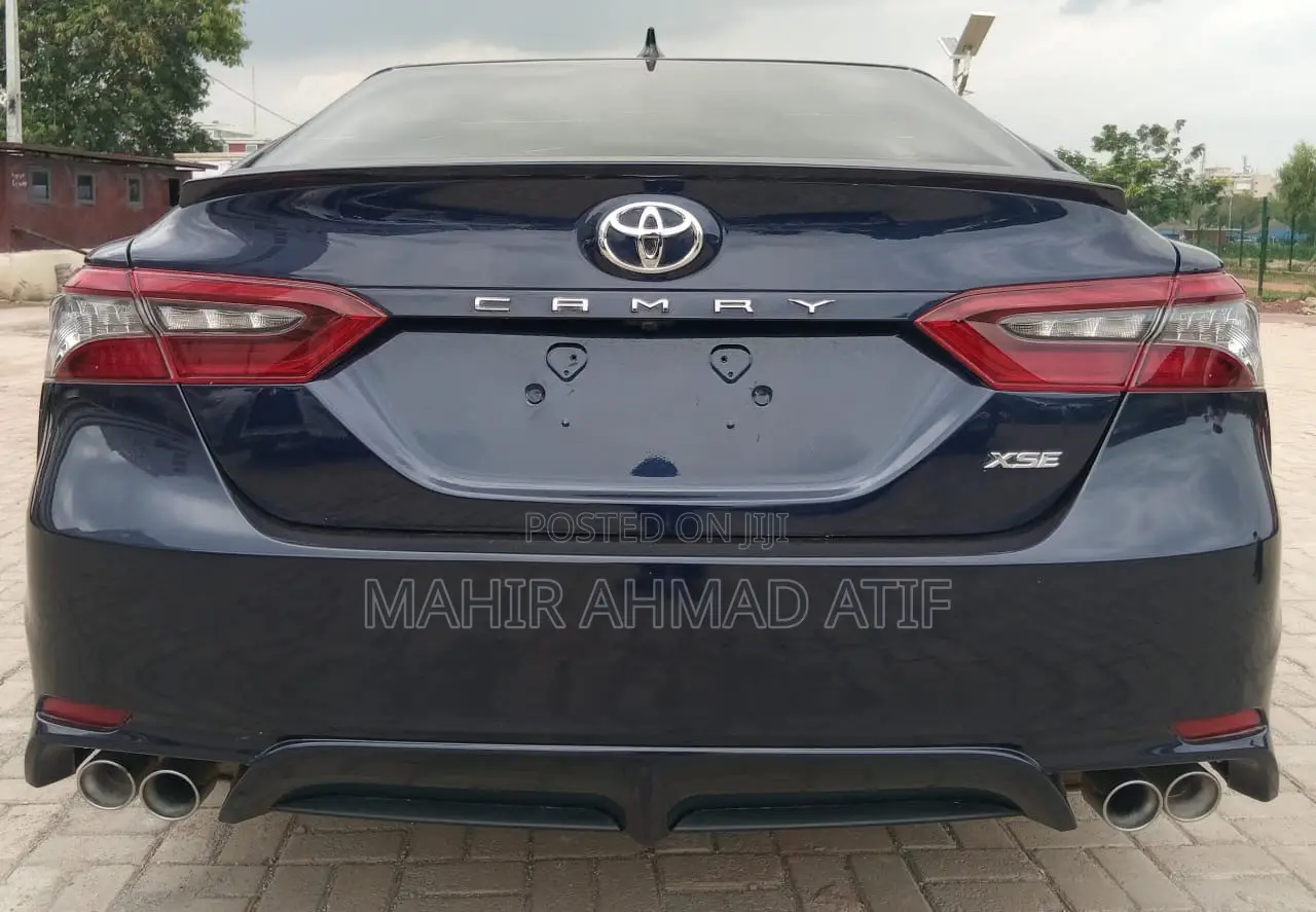 Toyota Camry XLE 2022 Black