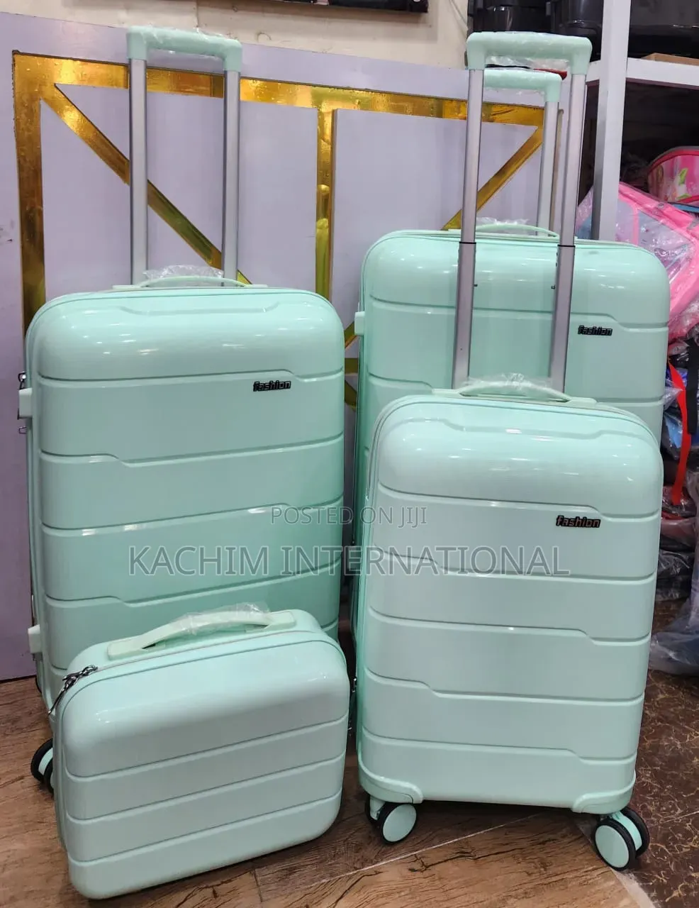 A Set of 4 Dynamic Luggage/Traveling Bags