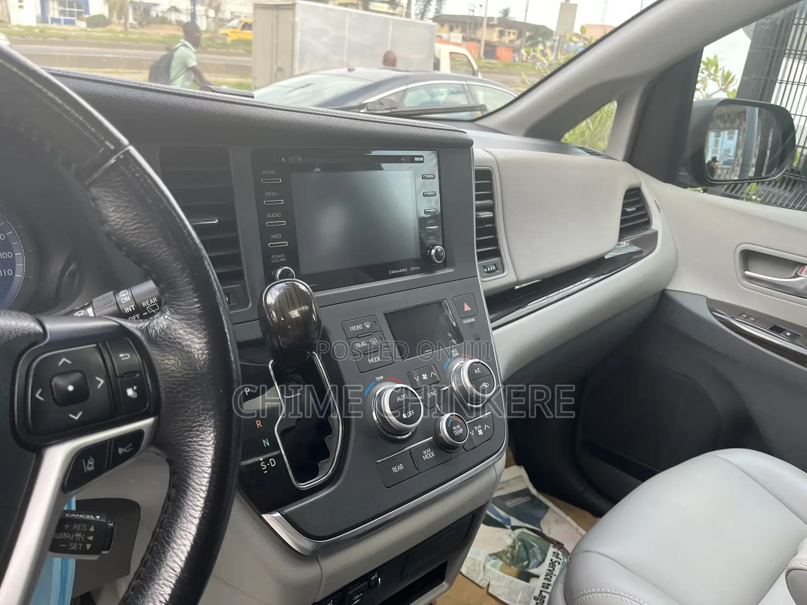 Toyota Sienna XLE Premium AWD (3.5L 6cyl 8A) 2018 Black