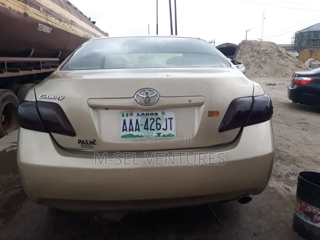 Toyota Camry 2008 Gold