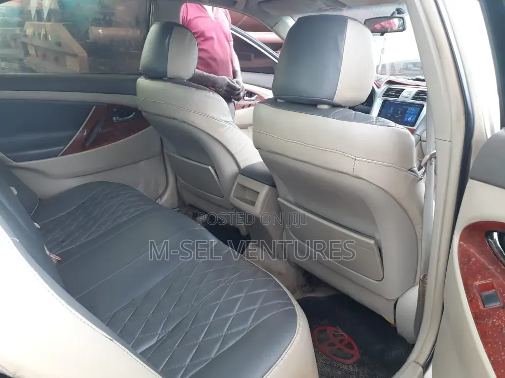Toyota Camry 2008 Gold