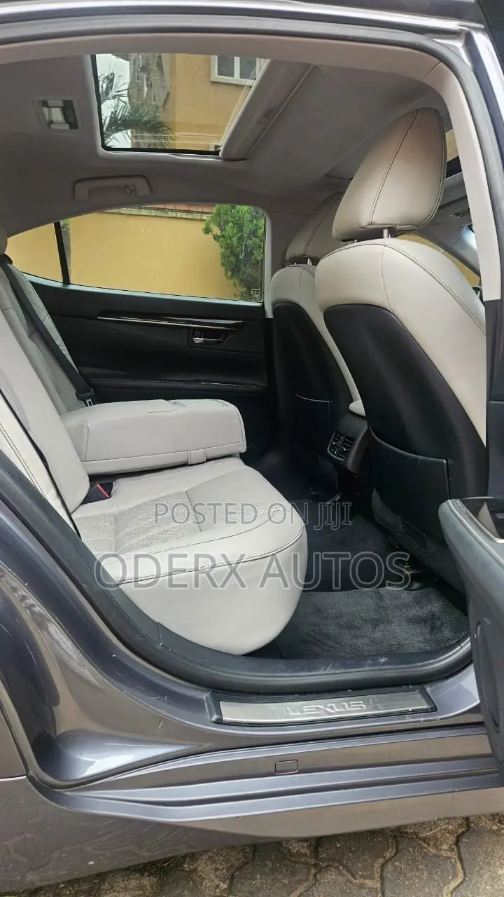 Lexus ES 350 FWD 2016 Gray
