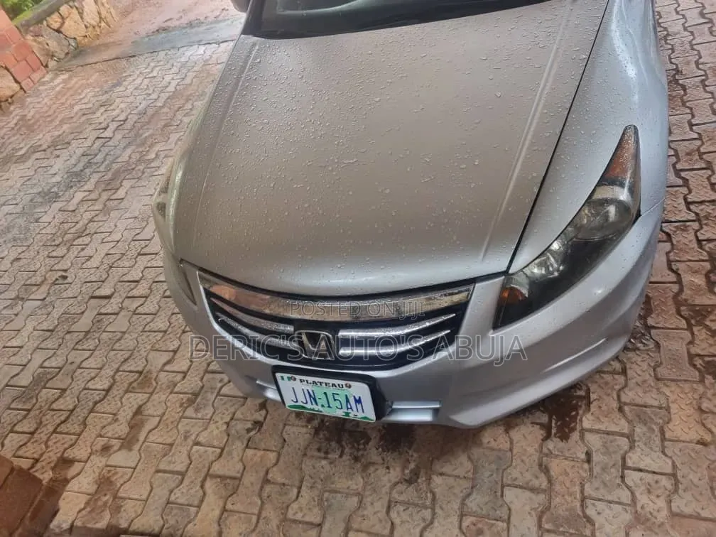Honda Accord 2010 Silver