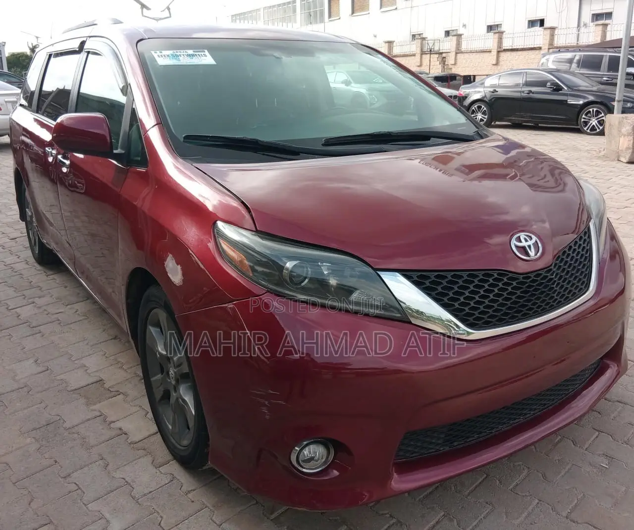 Toyota Sienna SE 8 Passenger (3.5L 6cyl 8A) 2017 Red