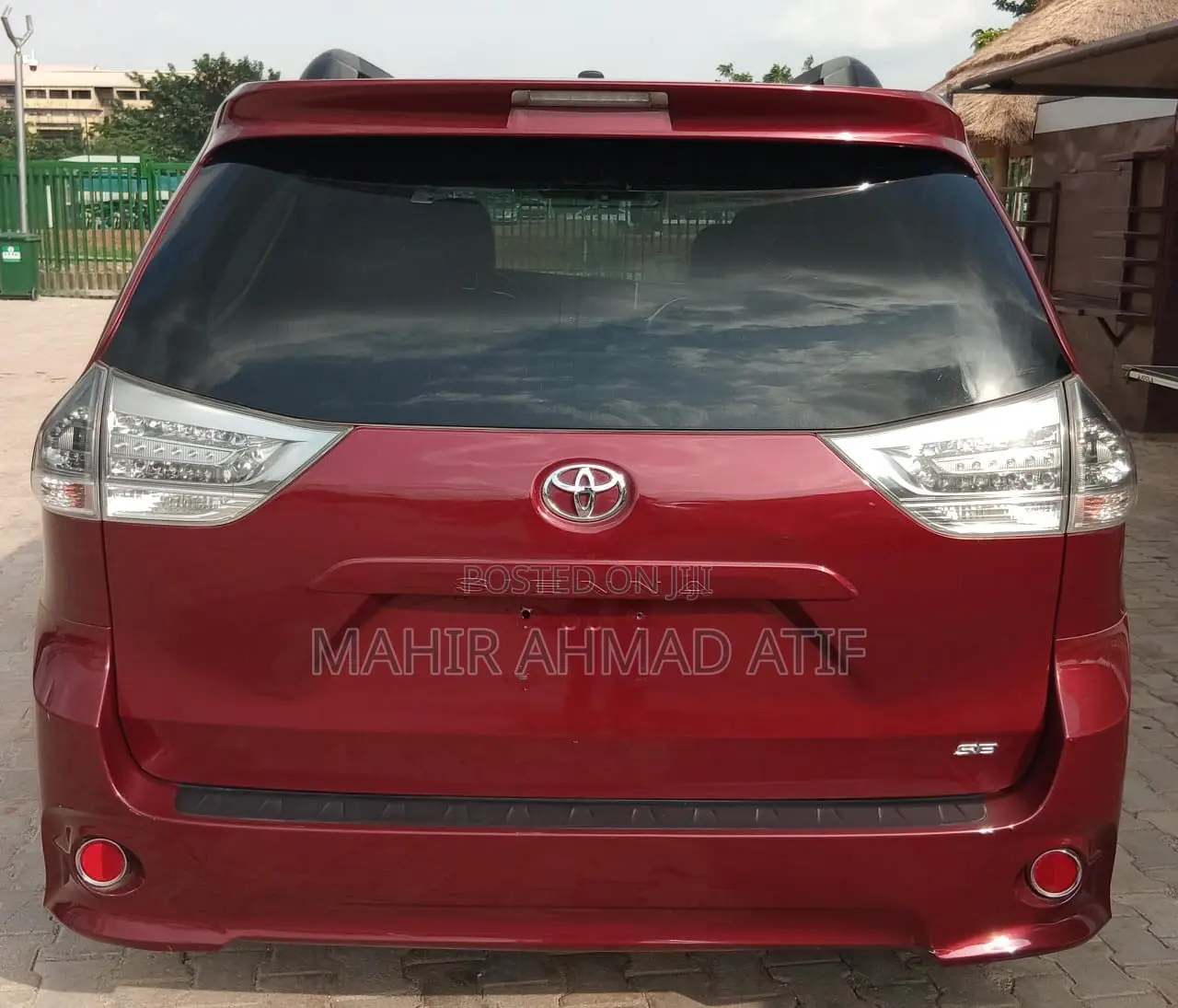 Toyota Sienna SE 8 Passenger (3.5L 6cyl 8A) 2017 Red