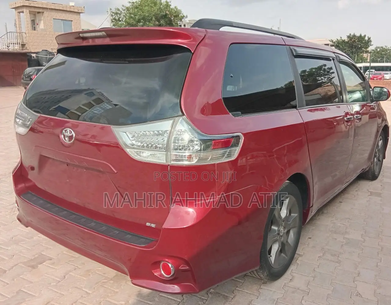 Toyota Sienna SE 8 Passenger (3.5L 6cyl 8A) 2017 Red