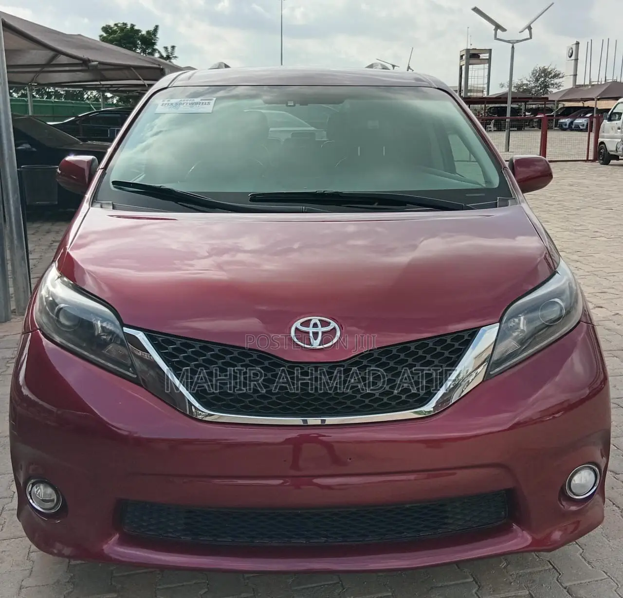 Toyota Sienna SE 8 Passenger (3.5L 6cyl 8A) 2017 Red