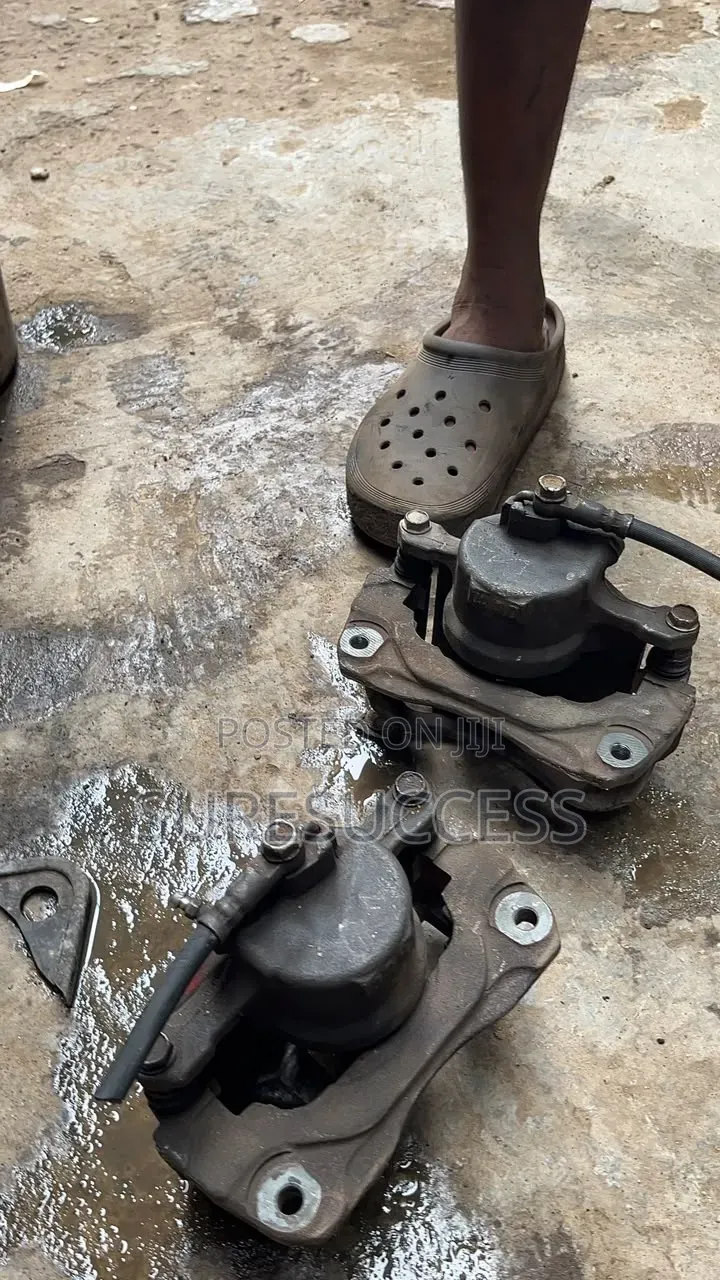 Front Break Caliper Big Sienna 2004 Complete