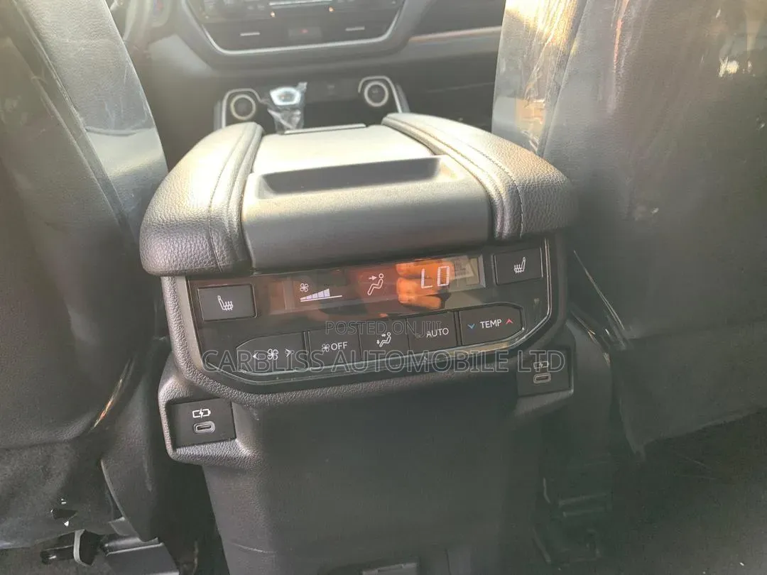 Toyota Grand Highlander 2024 Matt Black