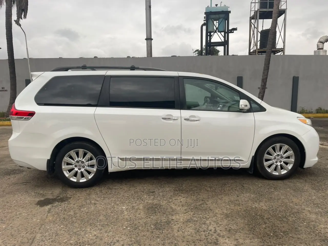 Toyota Sienna Limited AWD 7-Passenger 2013 White