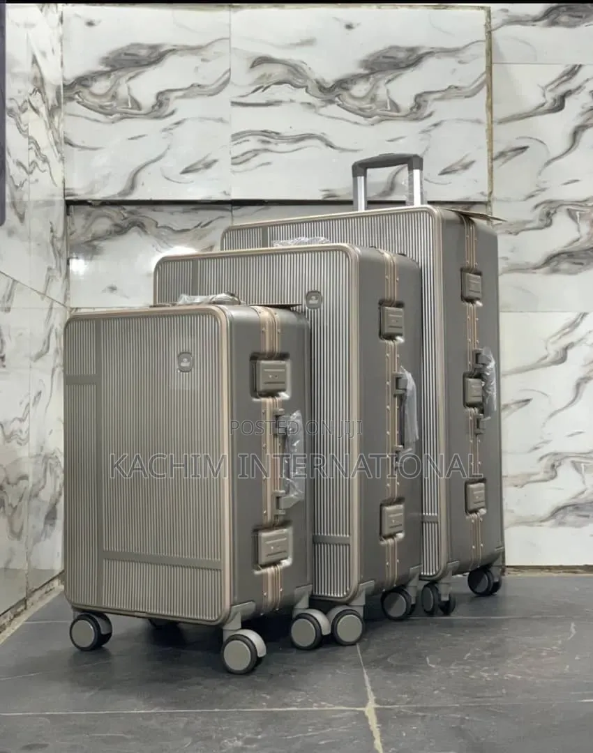 A Set 3 Quality Aluminum Premium Luggage Boxes