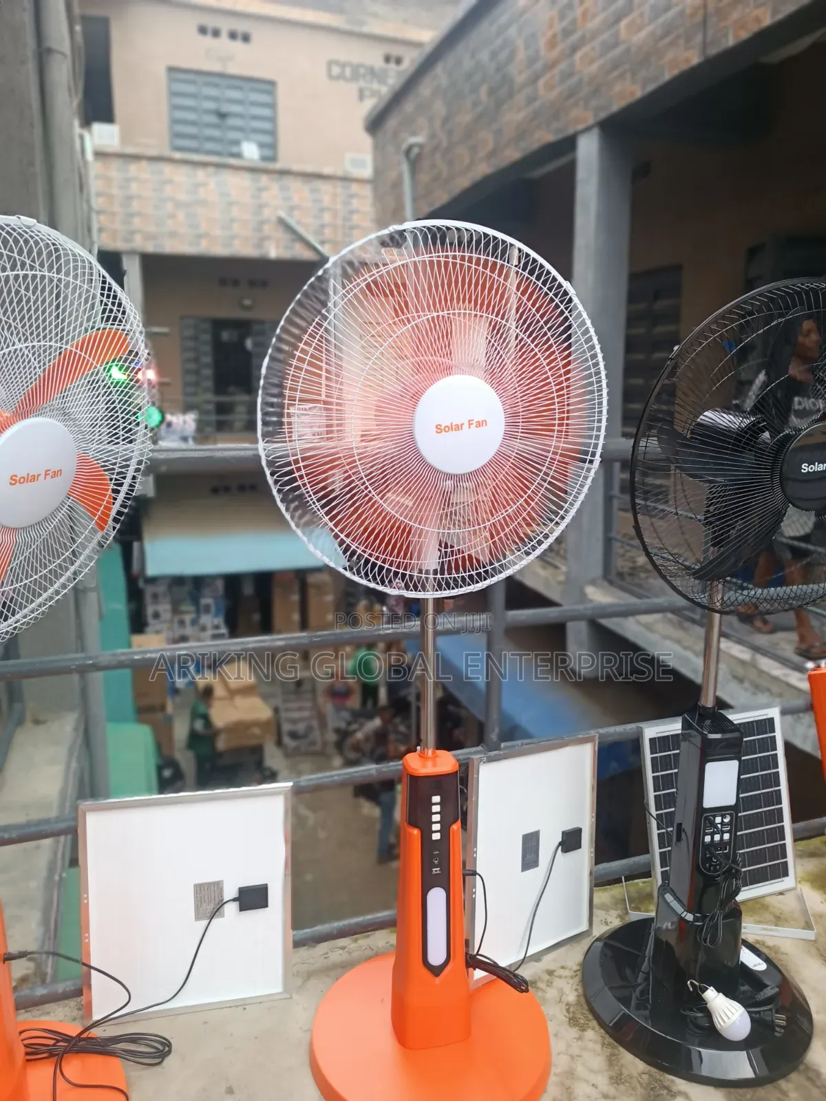 5-Blade Rechargeable Solar Fan With Remote Control