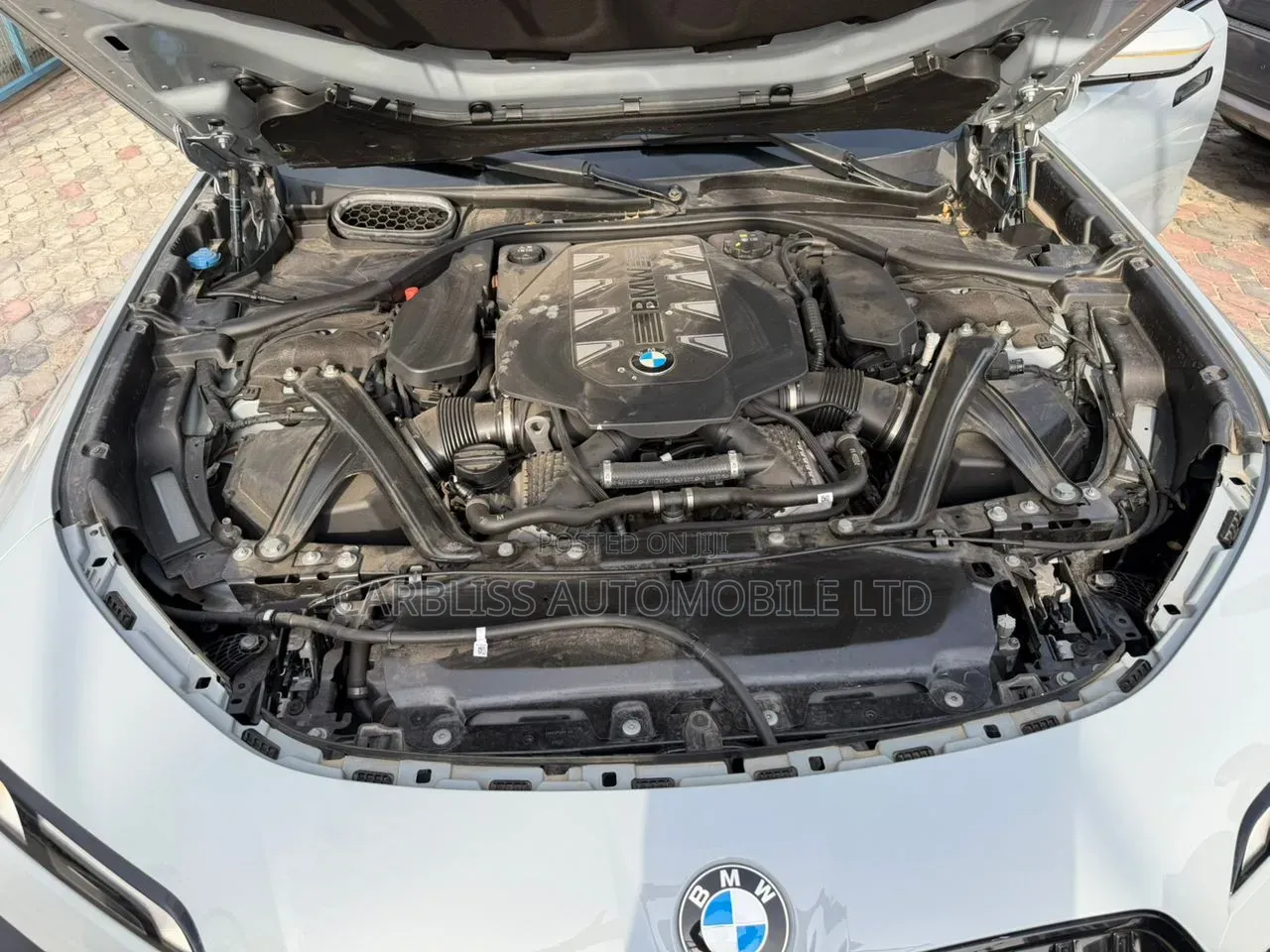 BMW 760 2023 Off white
